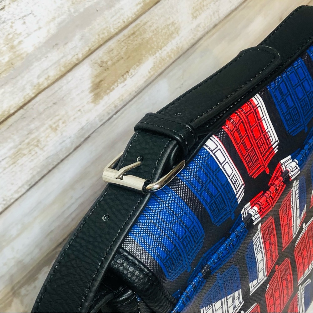 SOLD♏️Doctor Who Union Jack Tardis Print Crossbody w/ Detachable Charms 8”x8” - Picture 5 of 11